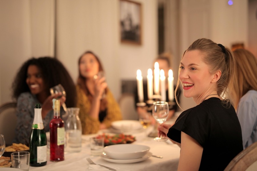 smart-lighting-design-that-makes-holiday-entertaining-effortless