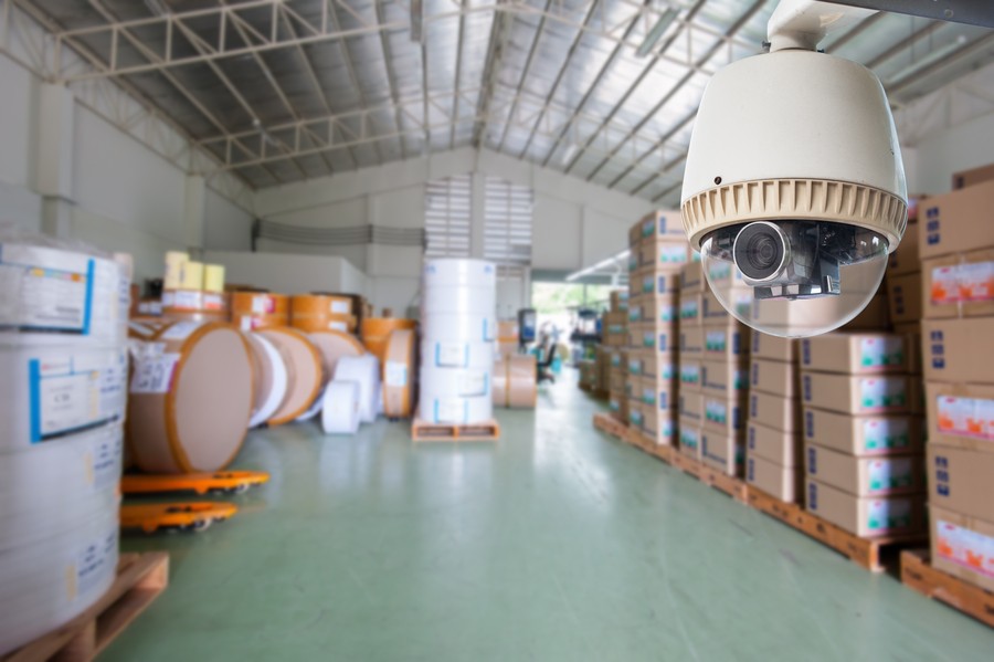 how-commercial-security-cameras-access-control-solutions-improve-operations