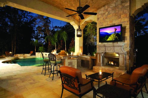discover-the-best-outdoor-tv-for-your-property