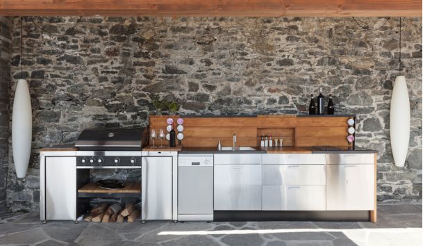 outdoor entertainment, smart home automation, Little Rock AR, Crestron dealer, hometronix, outdoor AV, outdoor audio, outdoor lighting, outdoor shading